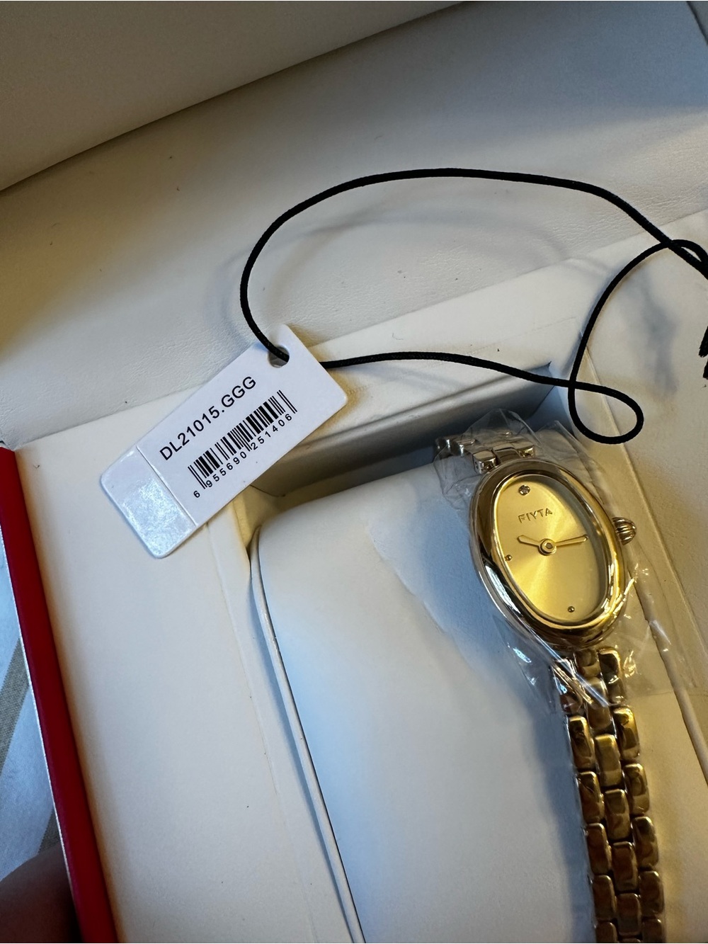 NEW FIYTA Gold Small Oval Vintage Watch with Sapphire Crystal - Picture 8 of 10